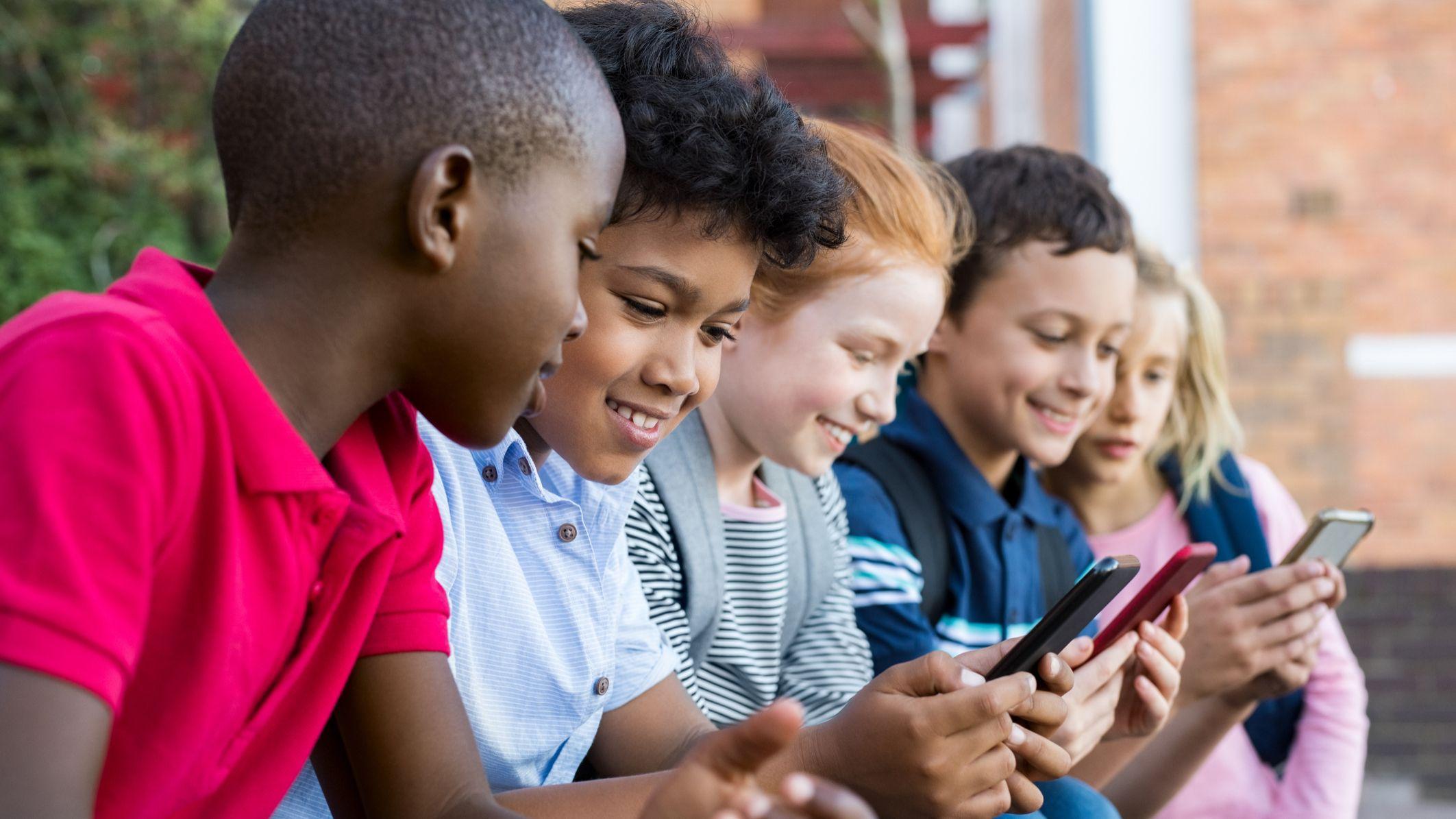 Children Spend 7 Hours Daily on Screens, Survey Reveals